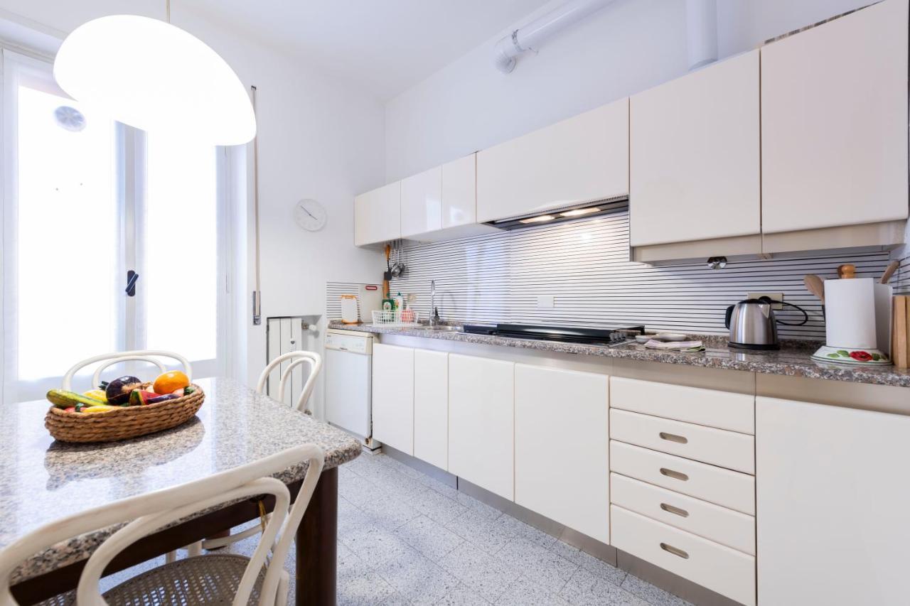 Residenza Astra Appartement Verona Buitenkant foto